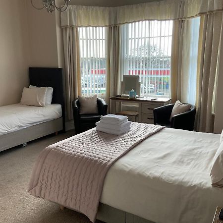 Glenora Guest House Γουίτμπι Εξωτερικό φωτογραφία