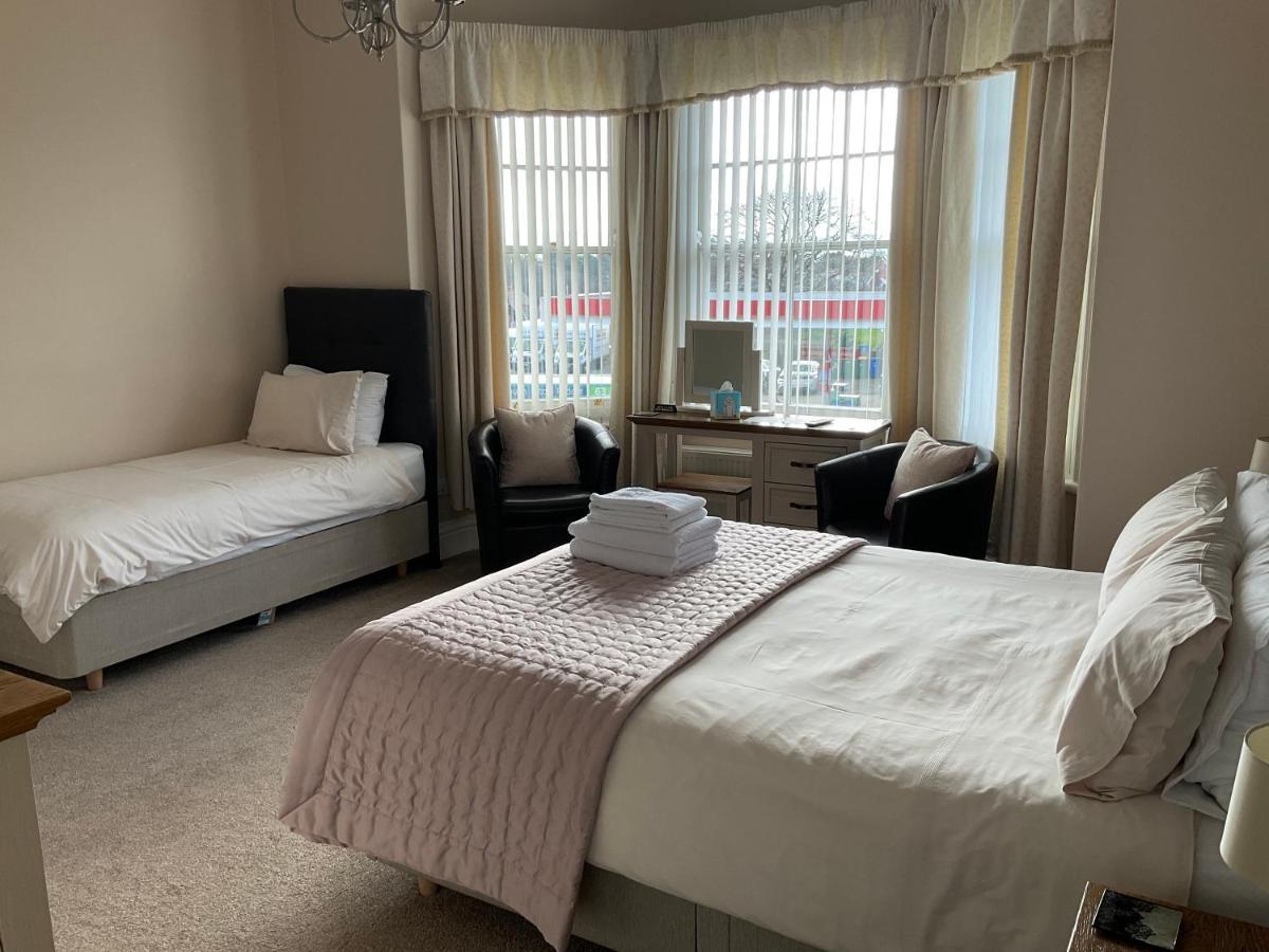 Glenora Guest House Γουίτμπι Εξωτερικό φωτογραφία