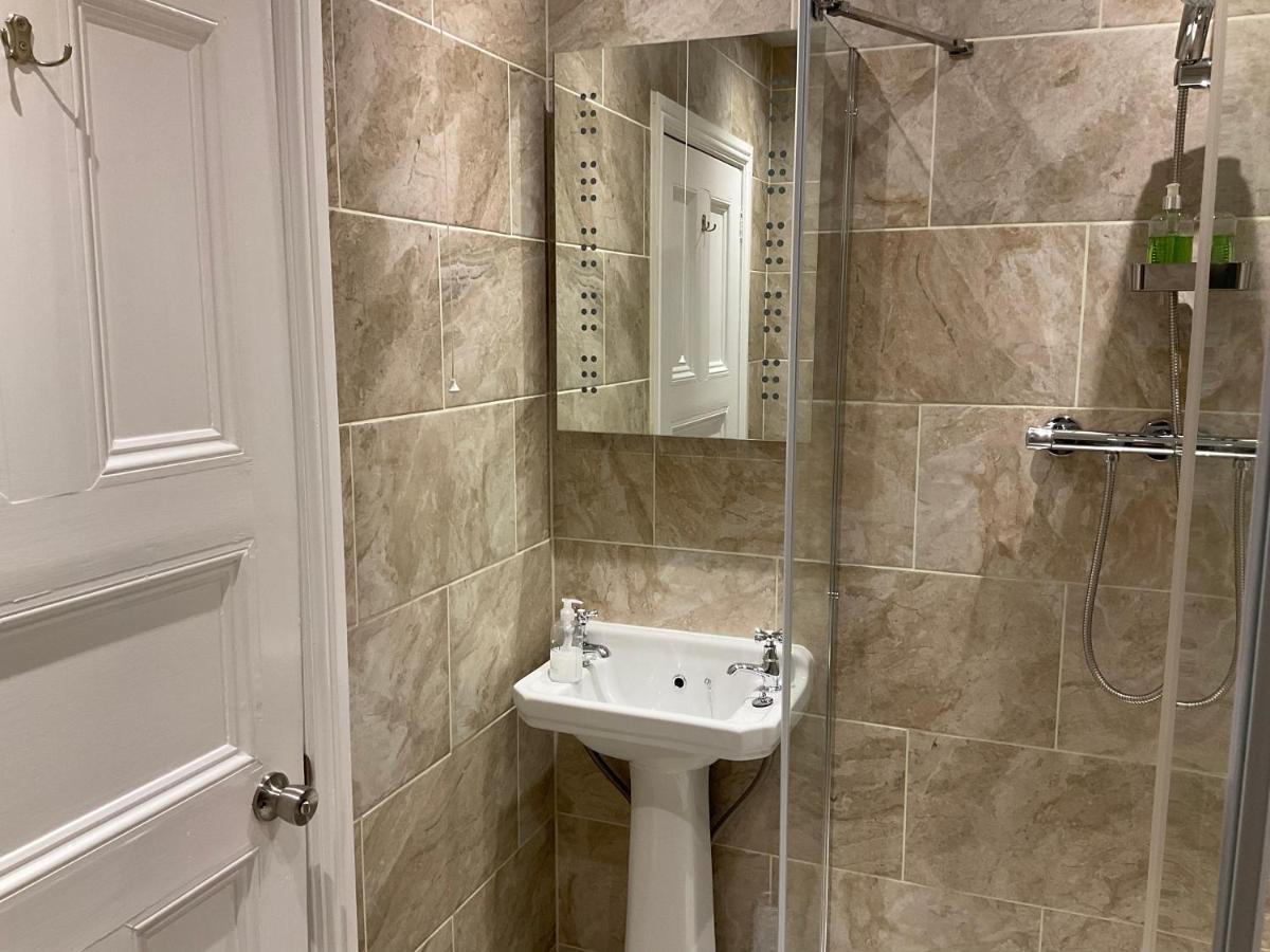 Glenora Guest House Γουίτμπι Εξωτερικό φωτογραφία