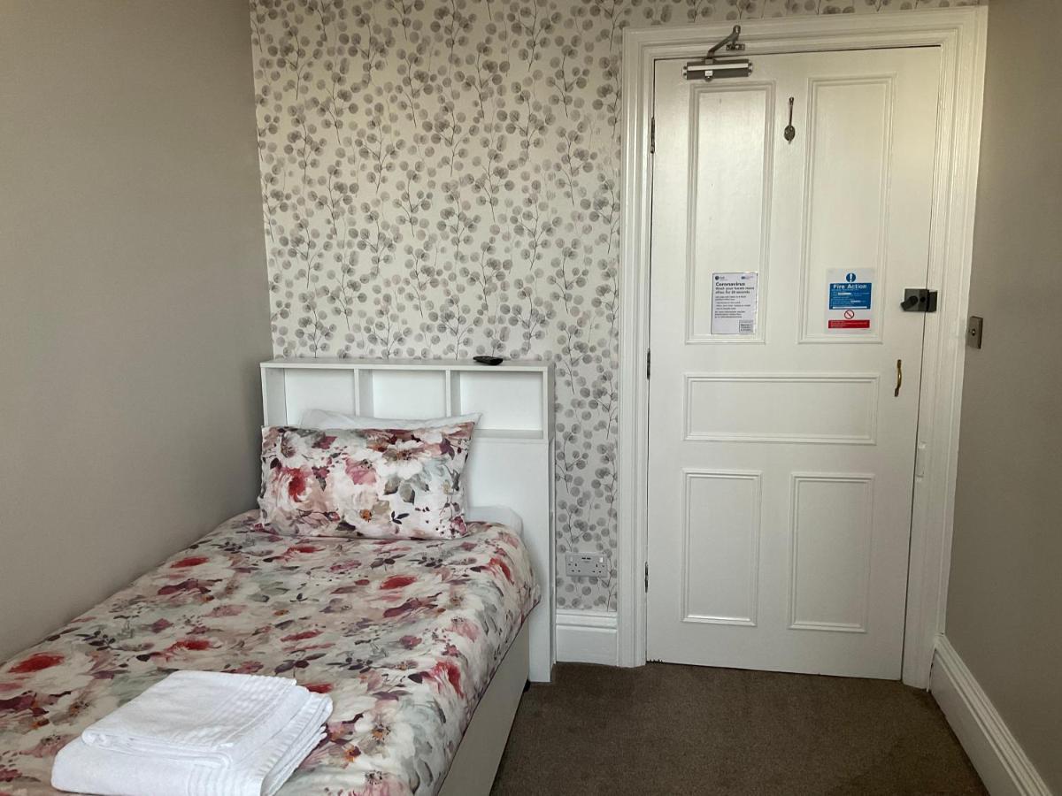 Glenora Guest House Γουίτμπι Εξωτερικό φωτογραφία