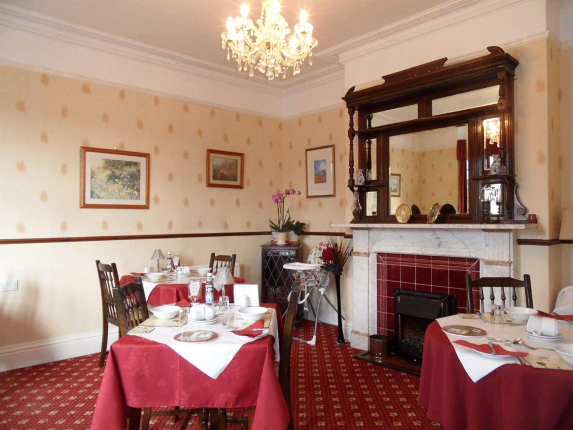 Glenora Guest House Γουίτμπι Εξωτερικό φωτογραφία