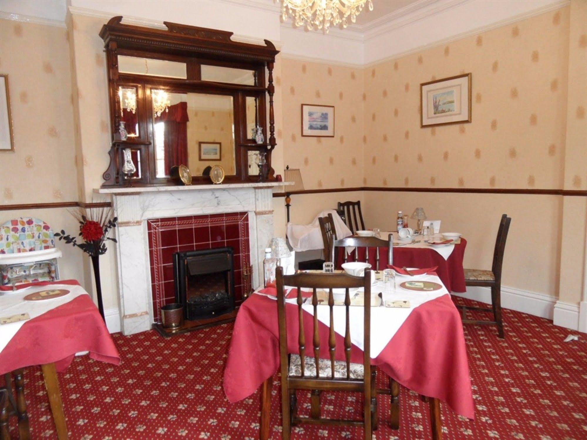 Glenora Guest House Γουίτμπι Εξωτερικό φωτογραφία