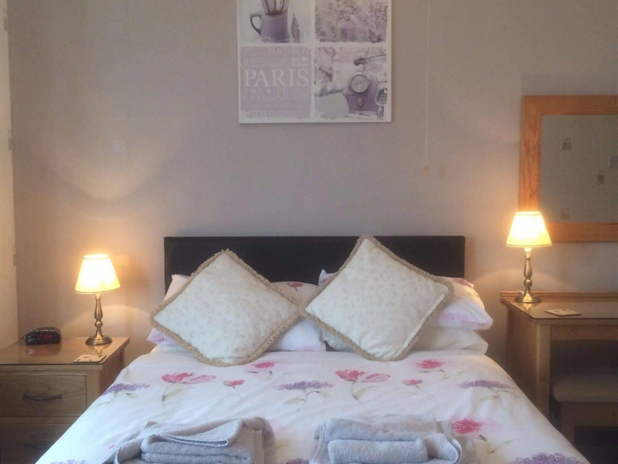 Glenora Guest House Γουίτμπι Εξωτερικό φωτογραφία