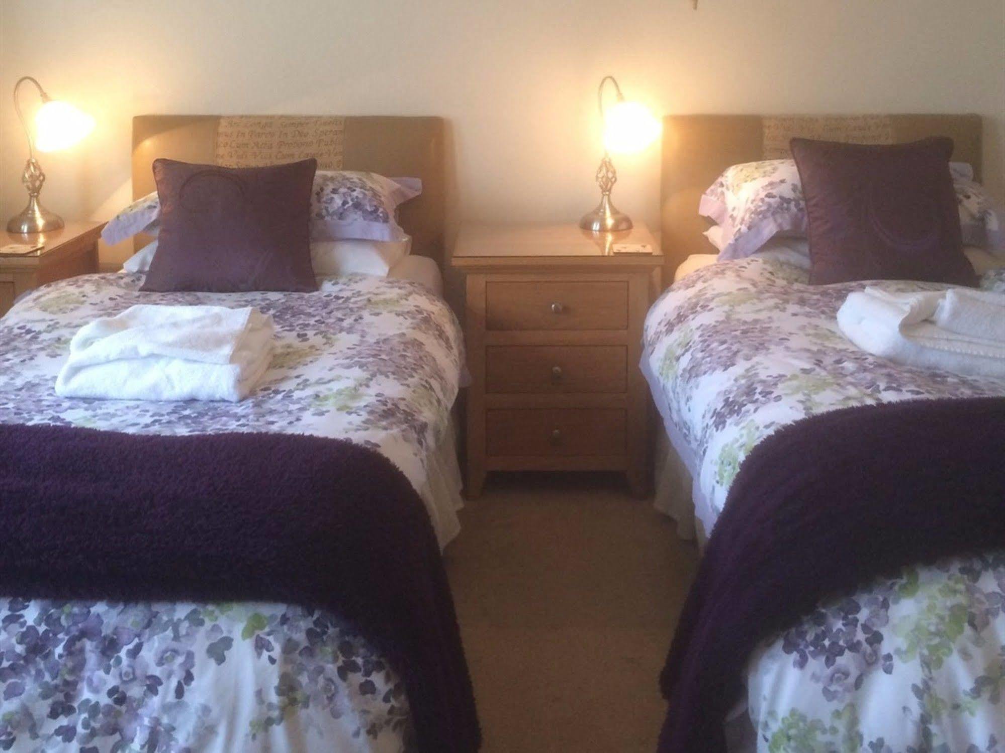 Glenora Guest House Γουίτμπι Εξωτερικό φωτογραφία